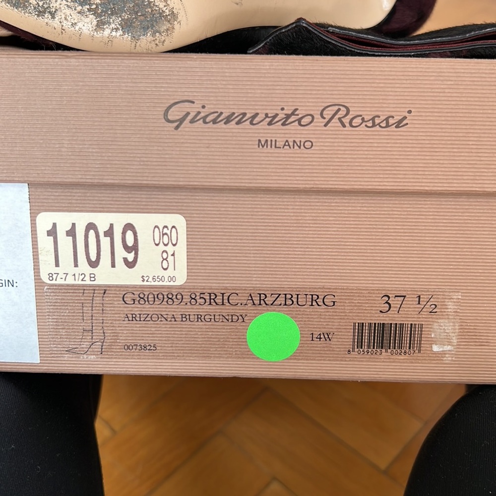 Boots 👢 - Picture 11 of 14